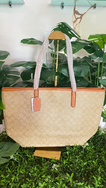 Sac fourre-tout élégant femme