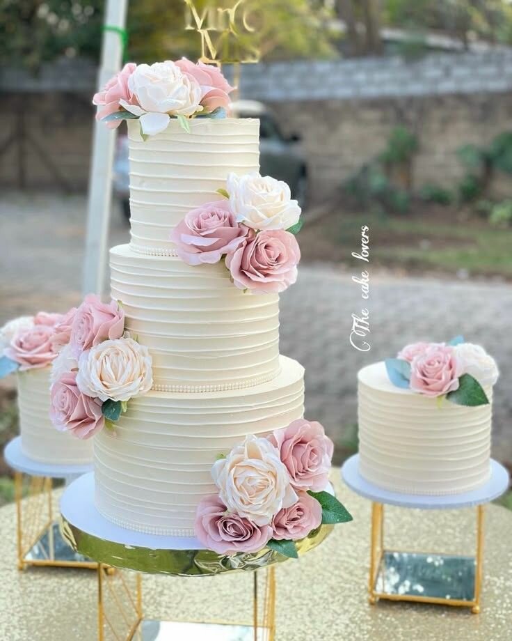 Fruit wedding cakes