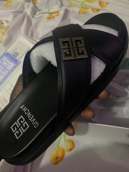 Givenchy Sandales Noires Élégantes