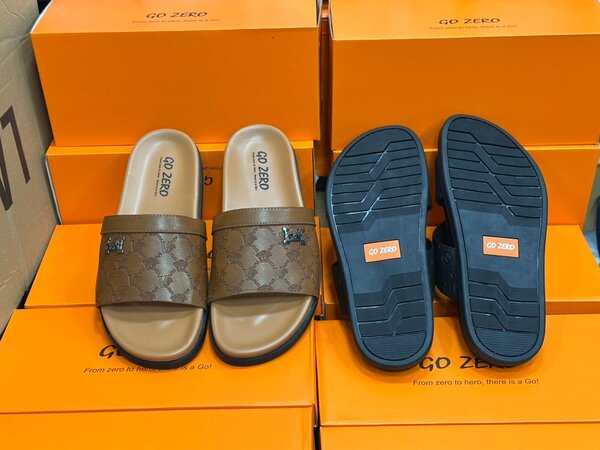 Sandales en cuir marron élégantes