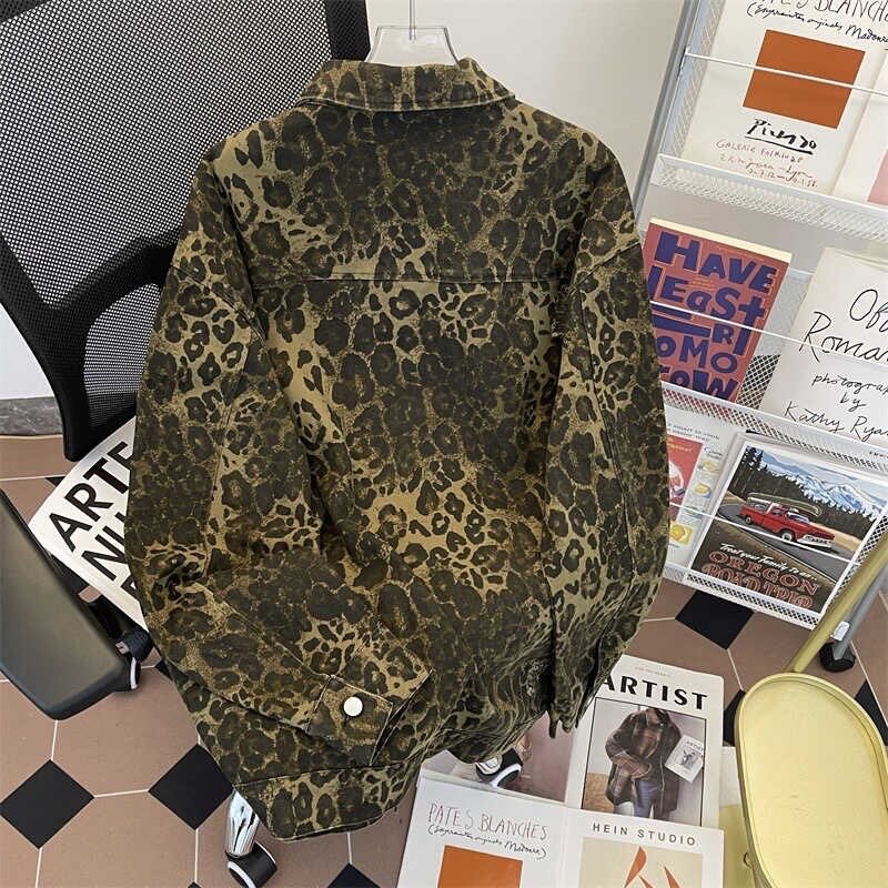 Леопардовая джинсовая куртка