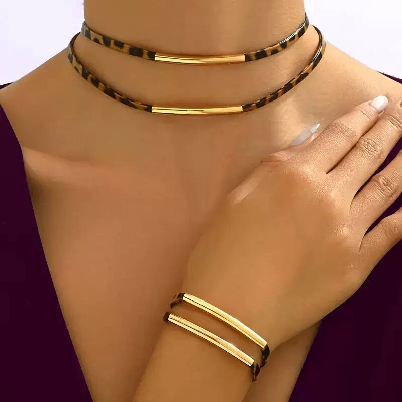 Collier et Bracelet Élégants en Acier