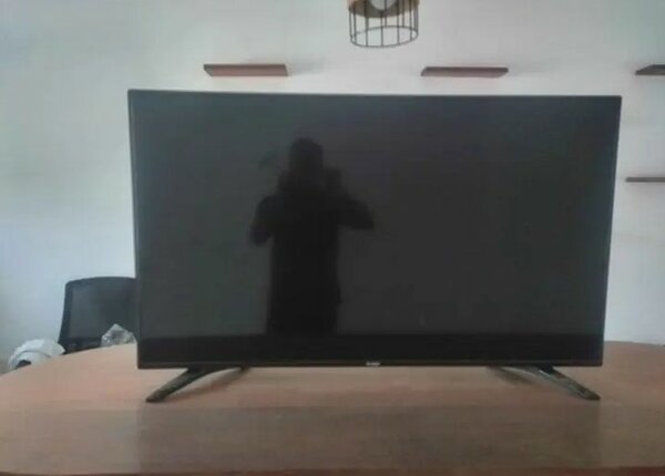 Télévision LCD HD 40 pouces