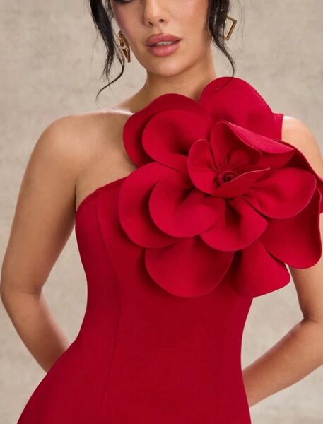 Robe rouge élégante soirée