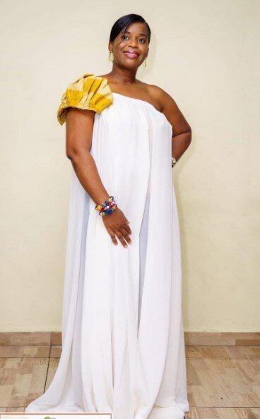 Robe longue blanche, fluide