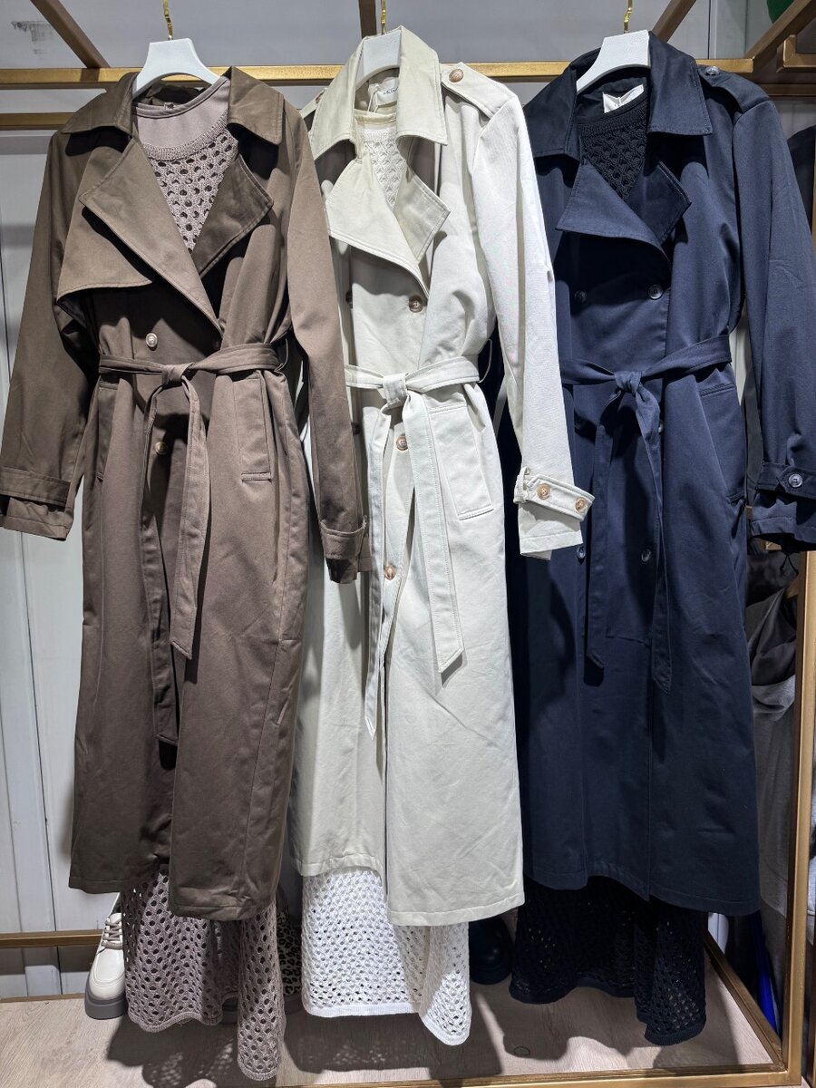 Платье и тренч