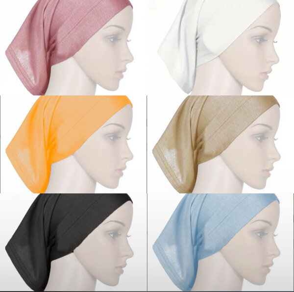 Bonnets en coton colorés