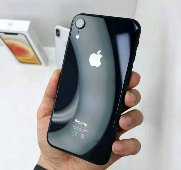 iPhone noir 64 Go déverrouillé