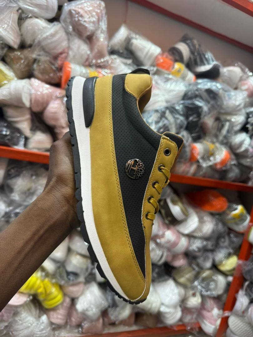 Baskets décontractées élégantes