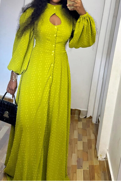 Robe élégante à manches bouffantes