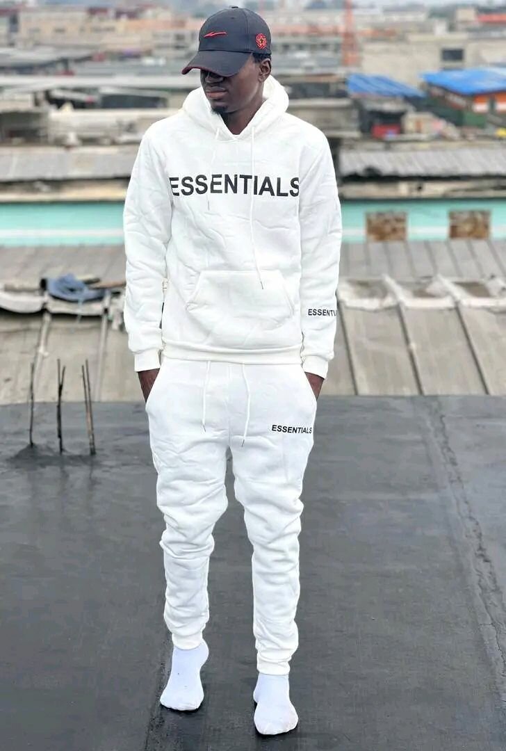 Ensemble sweat et pantalon Essentials blanc