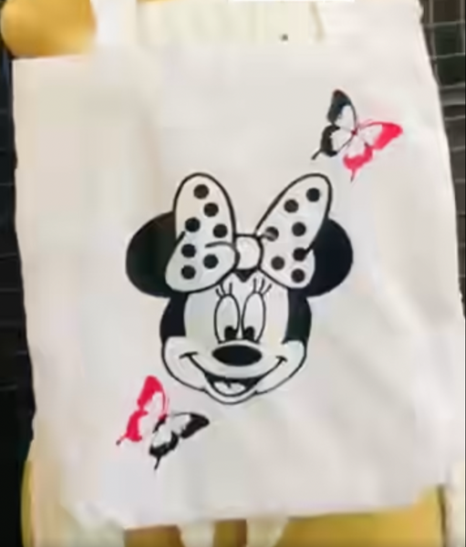 White Tote bag with Minnie Mouse print