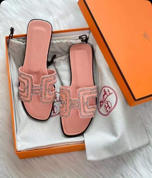 Sandales élégantes en cuir rose