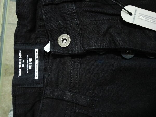 Women skinny short length stretchable jeans