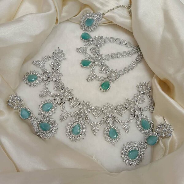 Ladies wedding set Necklace and earrings