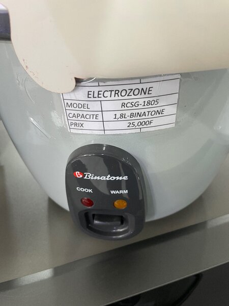 Cuiseur à riz Binatone 1.8L