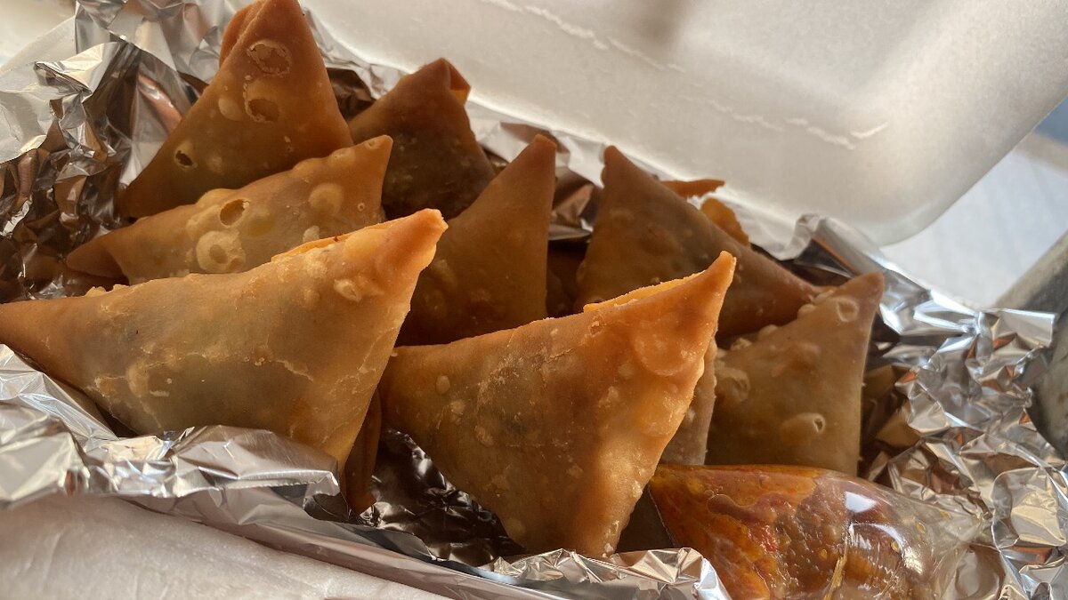 Délicieux samosas croustillants