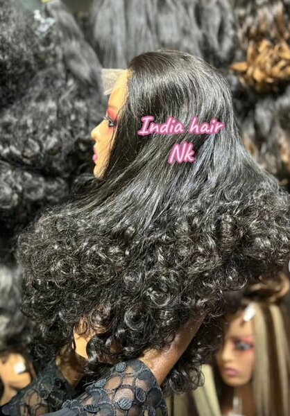 Perruque cheveux bouclés 26"