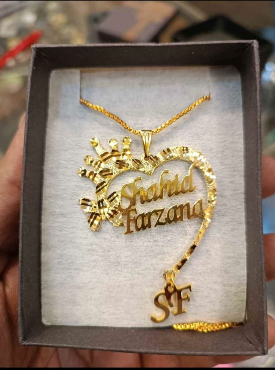 Customize necklace with name