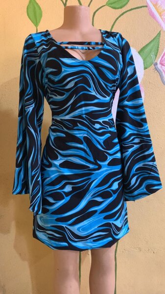 Robe évasée manches longues