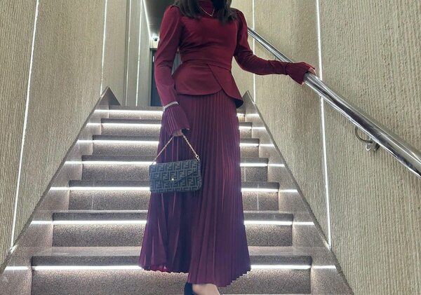 Свет бардовый