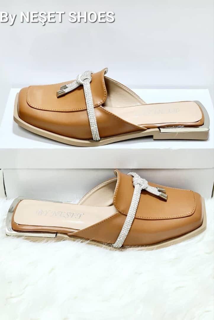 Mules élégantes en cuir