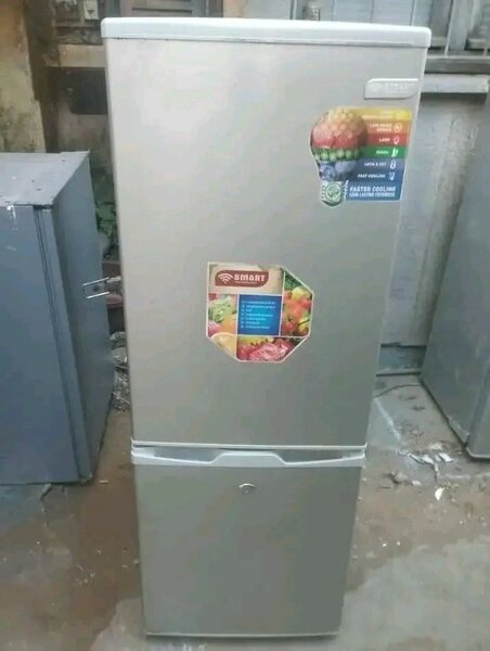 Réfrigérateur deux portes moderne