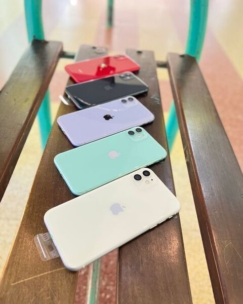 Smartphones multicolores neufs