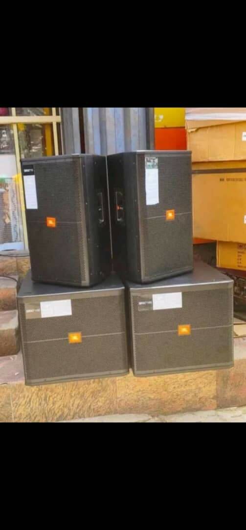 Powerful JBL Speaker Set