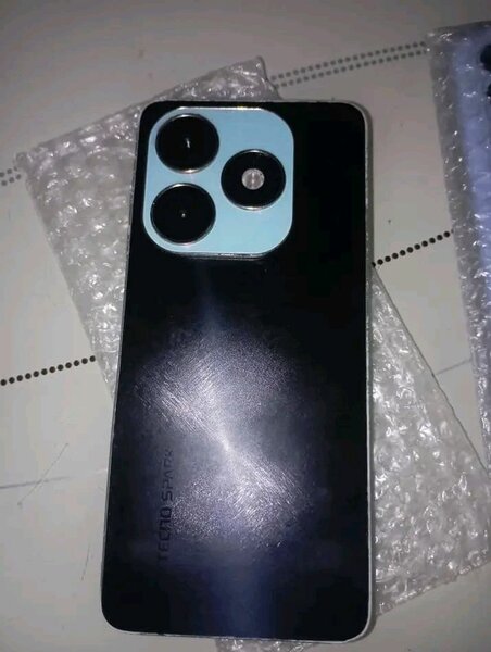 Smartphone moderne TECNO