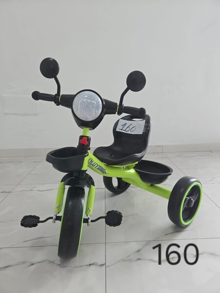 Tricycle enfant design moto