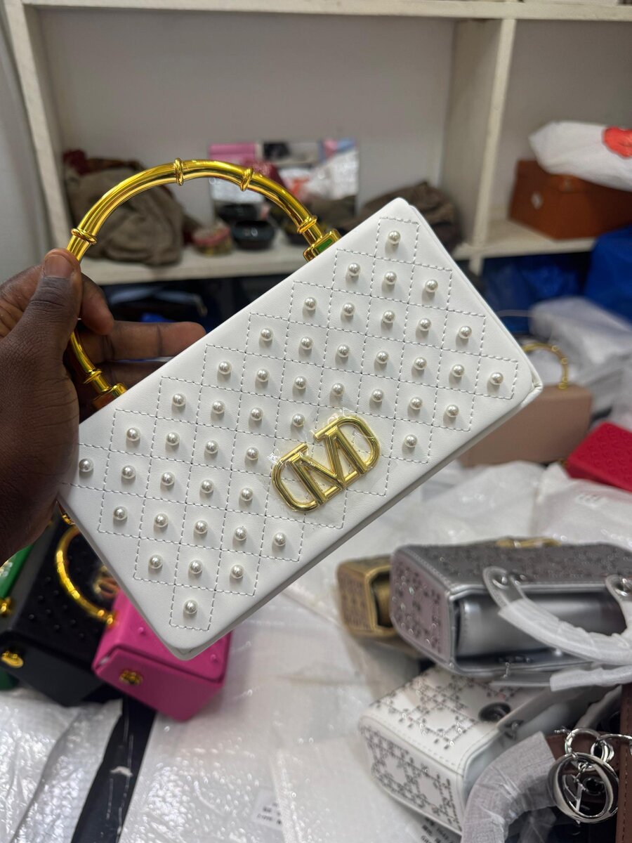 Sac à main perlé élégant