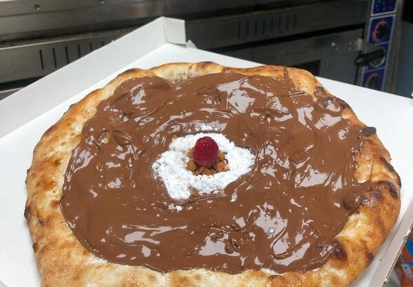 Pizza dessert au Nutella