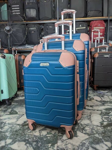 Traveluxe suitcase