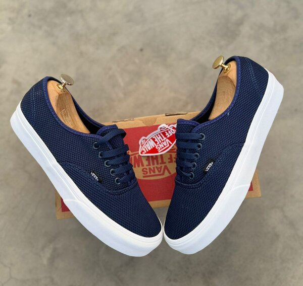 Van's authentic velours