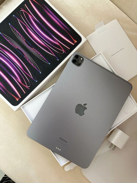 Apple iPad Pro 12.9'' 2022