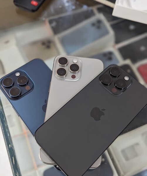 iPhone 15 pro 128giga et 256giga quasi neuf