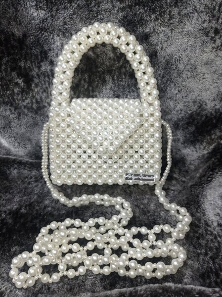 Sac à main perles élégant