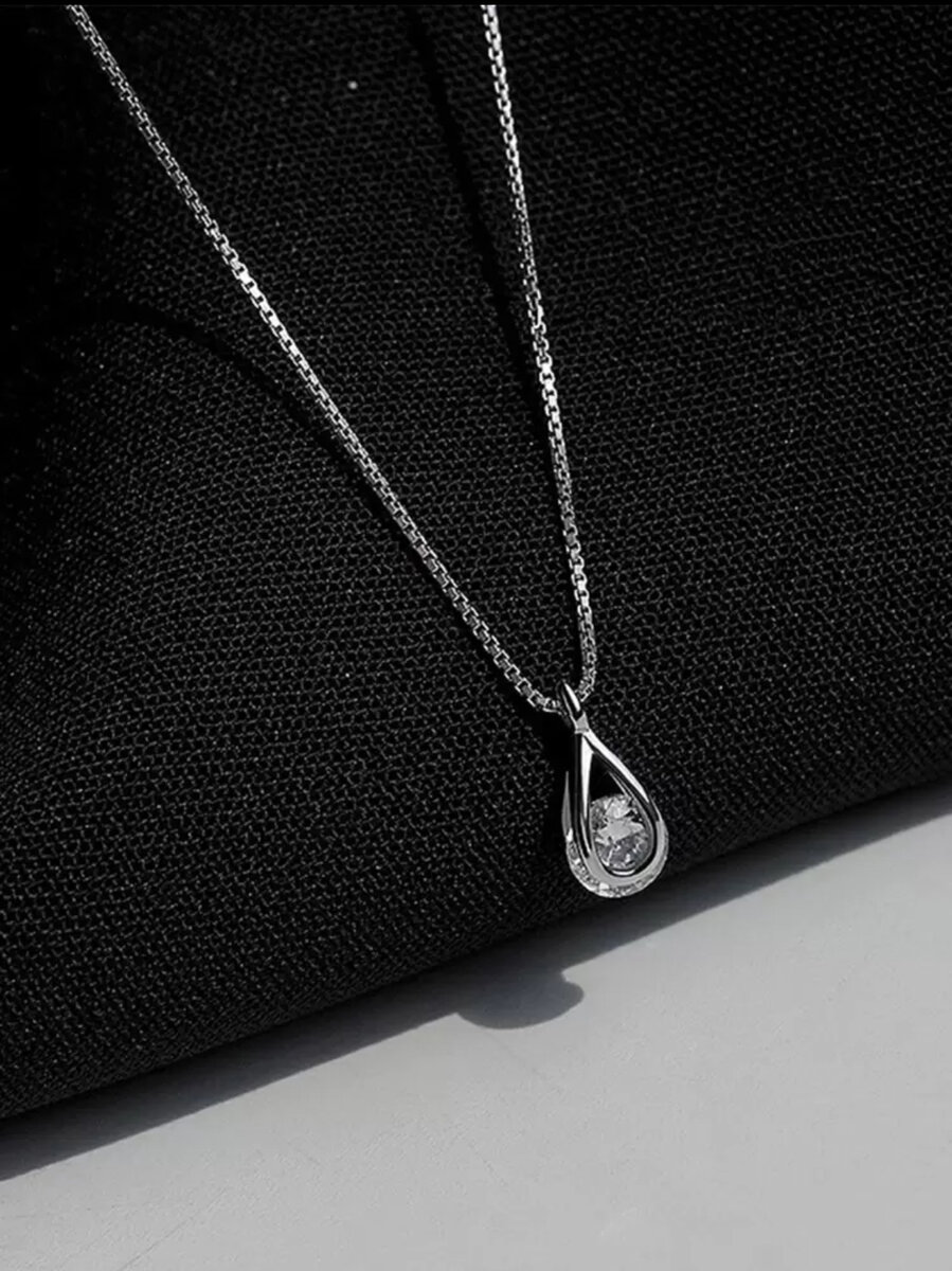 Collier Pendentif Goutte Élégant