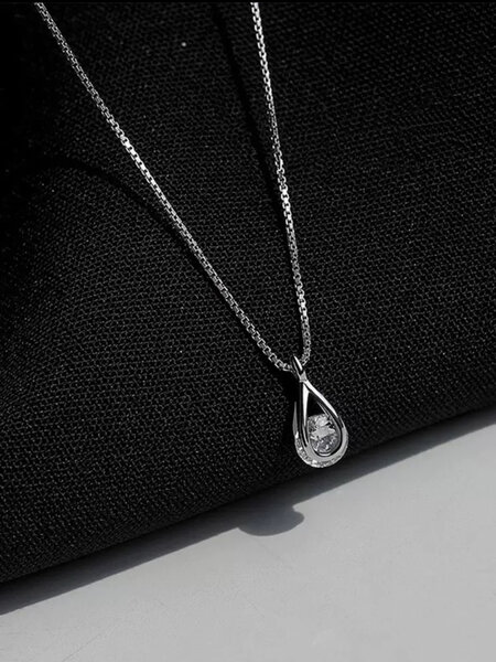 Collier Pendentif Goutte Élégant