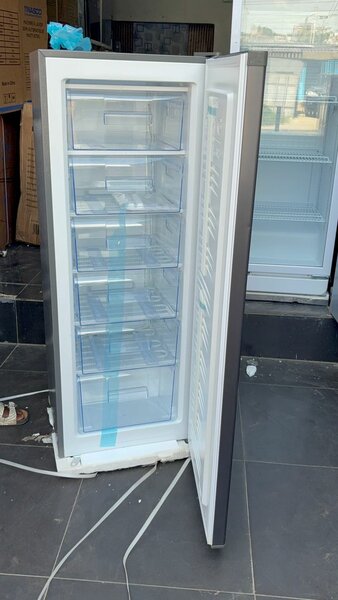 Congélateur Vertical Spacieux