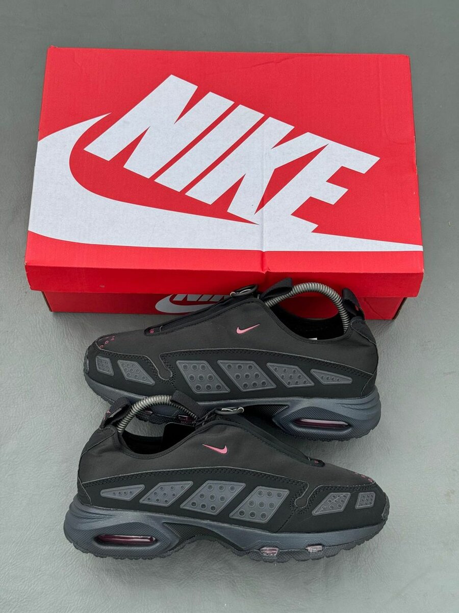 Chaussures de sport noires Nike