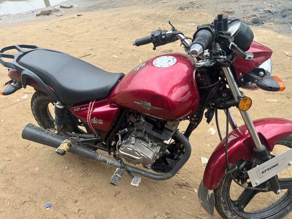 Moto Apsonic aloba en Bon état