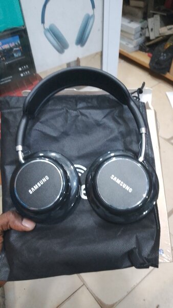 Samsung headphones