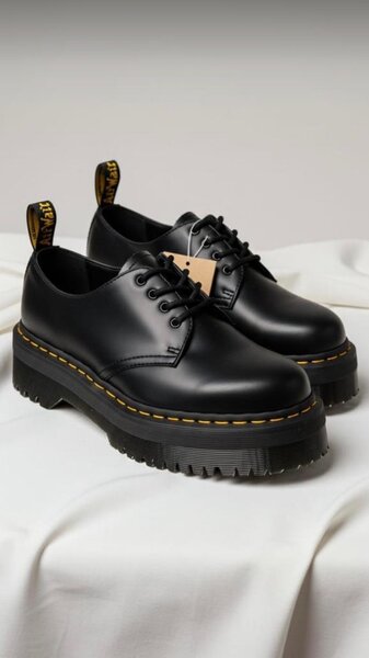 Chaussures derby en cuir noir