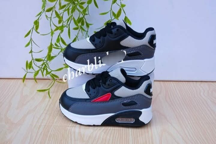 Baskets enfant colorées