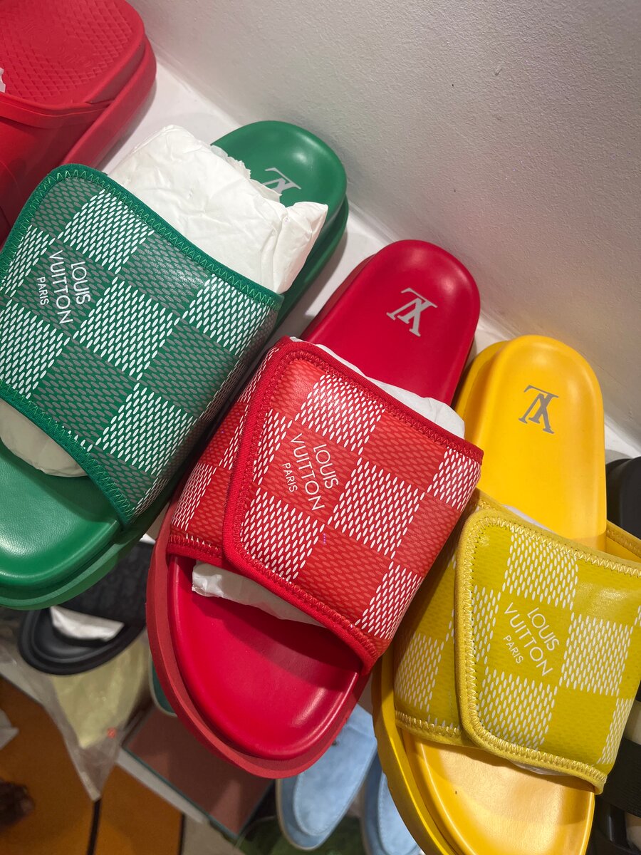 Claquettes colorées luxe