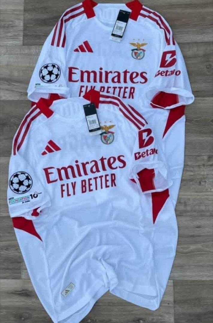 Maillot de foot Adidas clubs