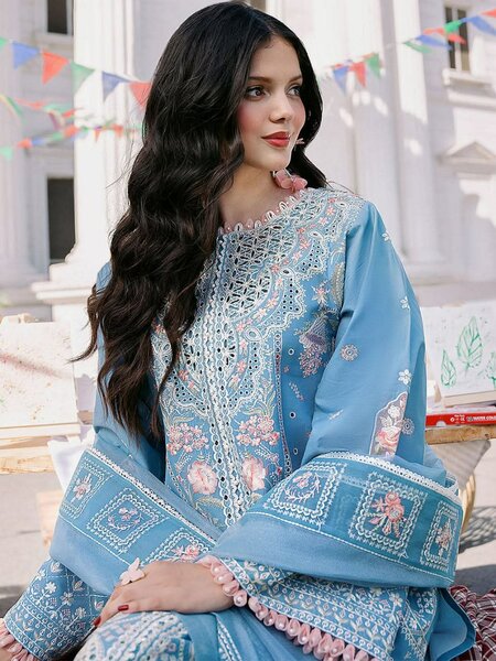 Ladies suit