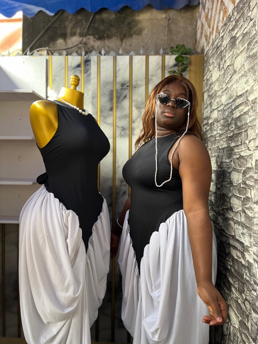 Robe élégante noir et blanc